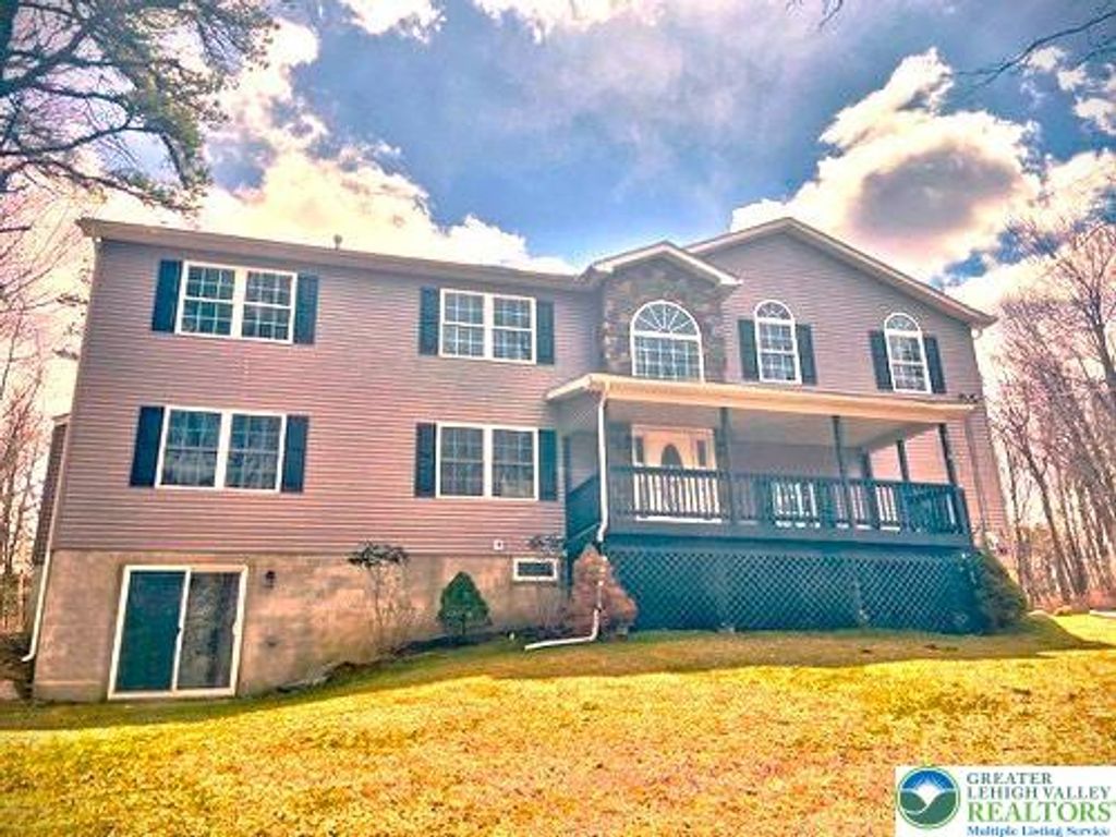 1214 Clover Road, Tunkhannock Twp, PA 18334
