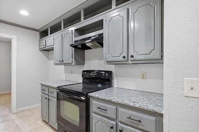 8304 NW 112th Street, Oklahoma City, OK 73162