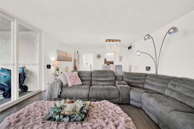 100 Bayview Dr 205, Sunny Isles Beach, FL 33160