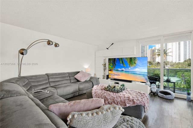 100 Bayview Dr 205, Sunny Isles Beach, FL 33160