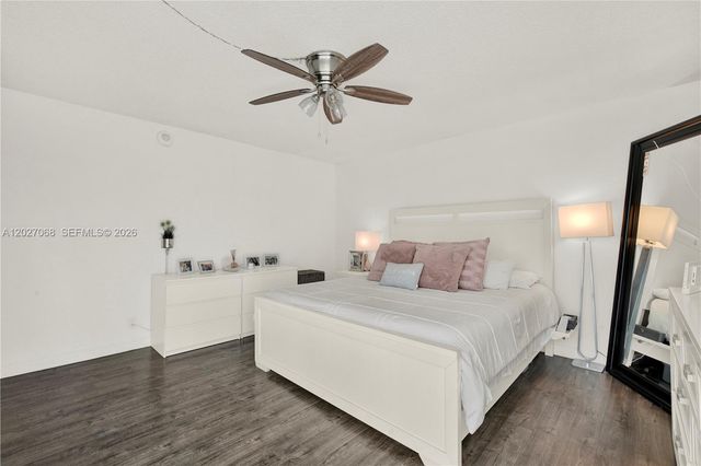 100 Bayview Dr 205, Sunny Isles Beach, FL 33160