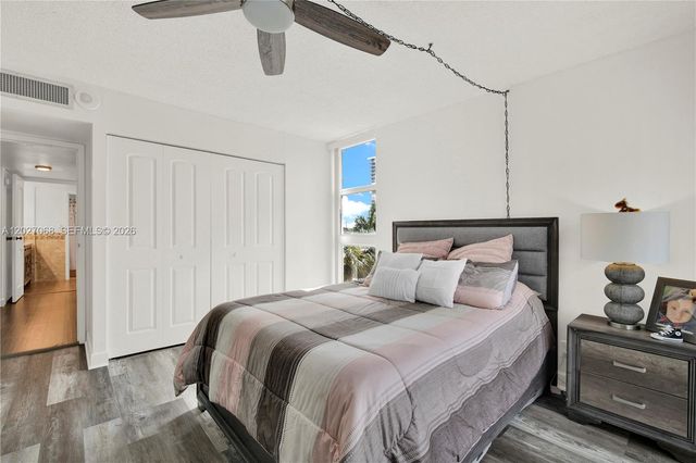 100 Bayview Dr 205, Sunny Isles Beach, FL 33160