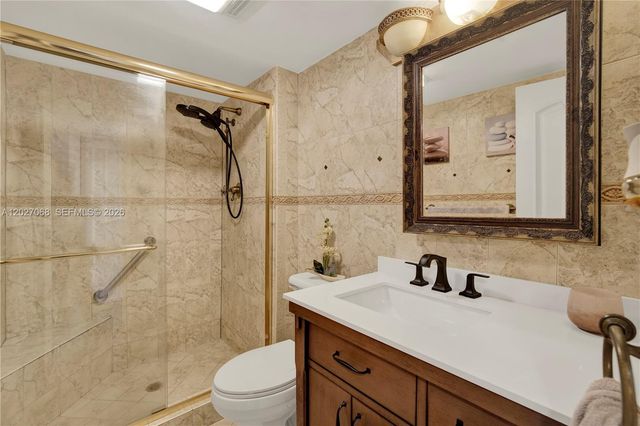100 Bayview Dr 205, Sunny Isles Beach, FL 33160
