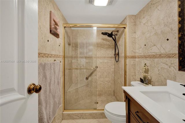 100 Bayview Dr 205, Sunny Isles Beach, FL 33160