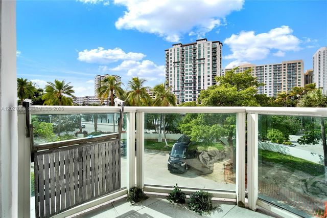 100 Bayview Dr 205, Sunny Isles Beach, FL 33160