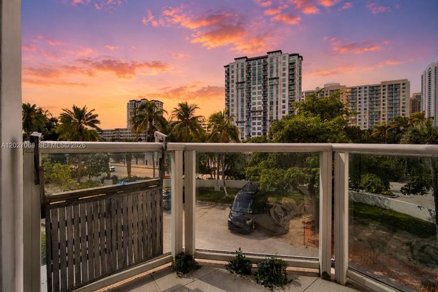 100 Bayview Dr 205, Sunny Isles Beach, FL 33160