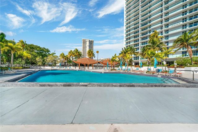 100 Bayview Dr 205, Sunny Isles Beach, FL 33160