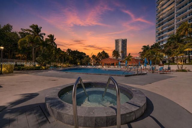 100 Bayview Dr 205, Sunny Isles Beach, FL 33160