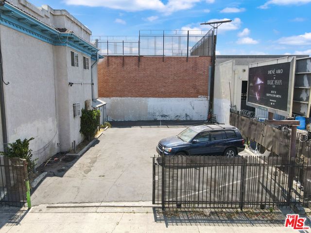 3806 S Broadway, Los Angeles, CA 90037