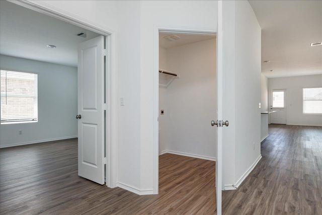 104 VINTAGE DR, San Marcos, TX 78666