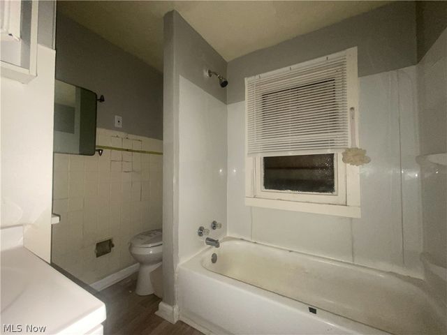 10609 Dove Avenue, Cleveland, OH 44105