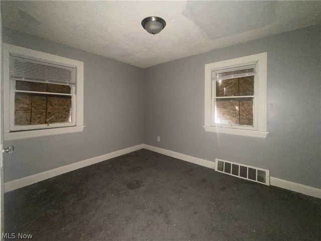 10609 Dove Avenue, Cleveland, OH 44105