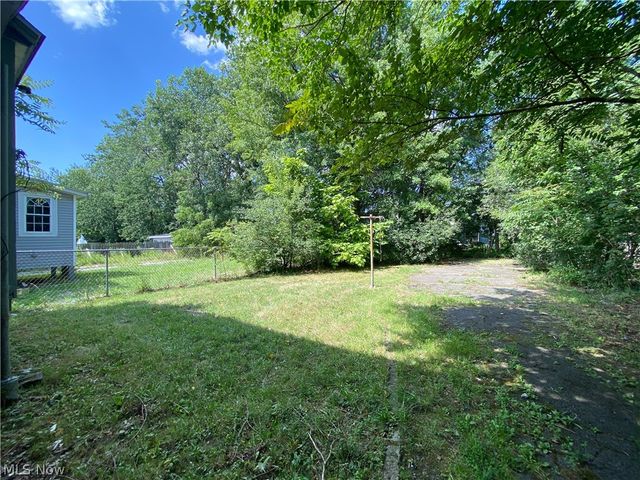 10609 Dove Avenue, Cleveland, OH 44105