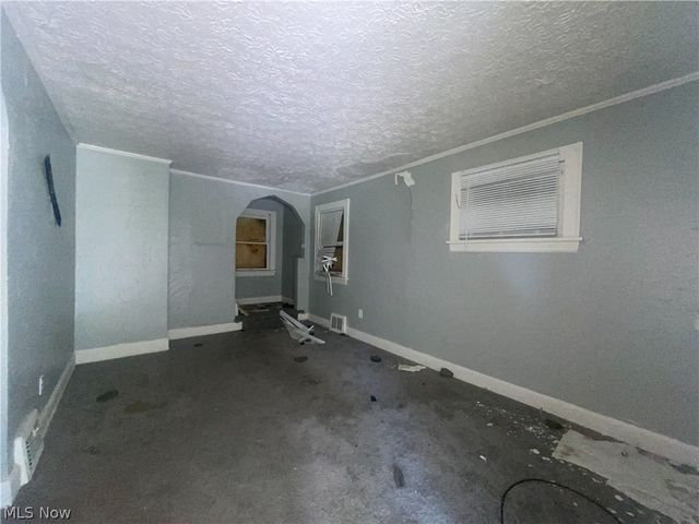 10609 Dove Avenue, Cleveland, OH 44105