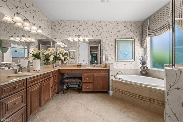 19832 Maddelena CIR, Estero, FL 33967