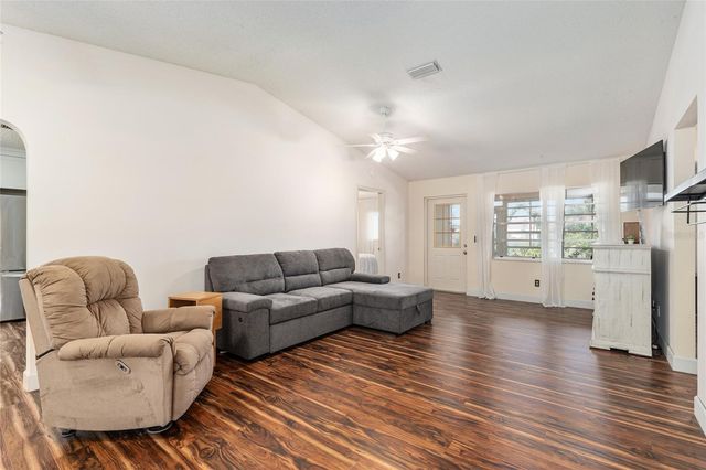 8711 SW 90TH STREET B, Ocala, FL 34481