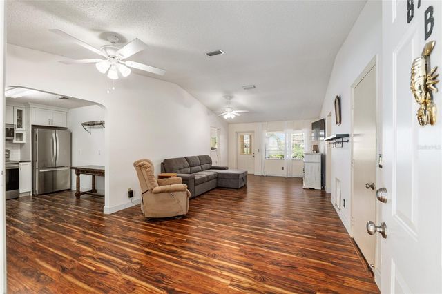 8711 SW 90TH STREET B, Ocala, FL 34481
