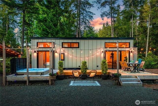 1431 E Phillips Lake Loop Road, Shelton, WA 98584