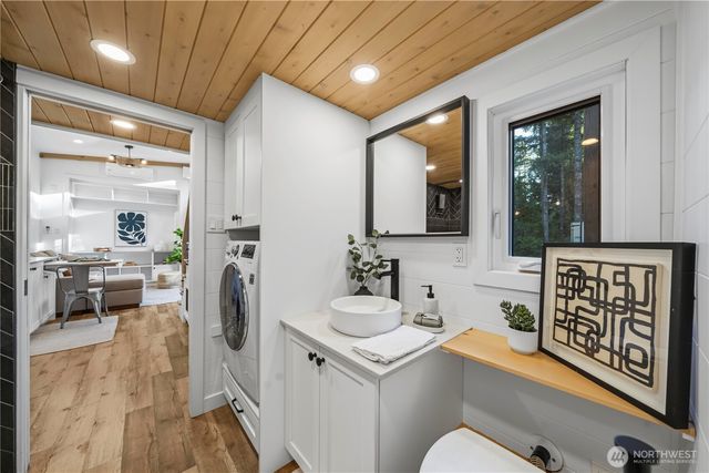 1431 E Phillips Lake Loop Road, Shelton, WA 98584