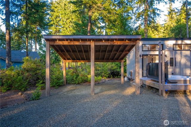 1431 E Phillips Lake Loop Road, Shelton, WA 98584