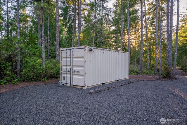 1431 E Phillips Lake Loop Road, Shelton, WA 98584