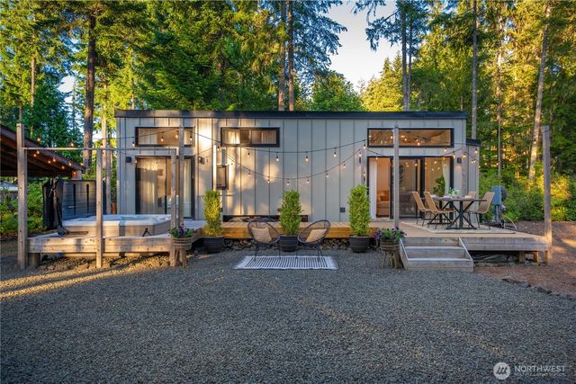 1431 E Phillips Lake Loop Road, Shelton, WA 98584