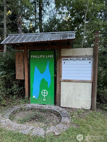 1431 E Phillips Lake Loop Road, Shelton, WA 98584