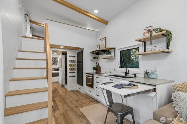 1431 E Phillips Lake Loop Road, Shelton, WA 98584