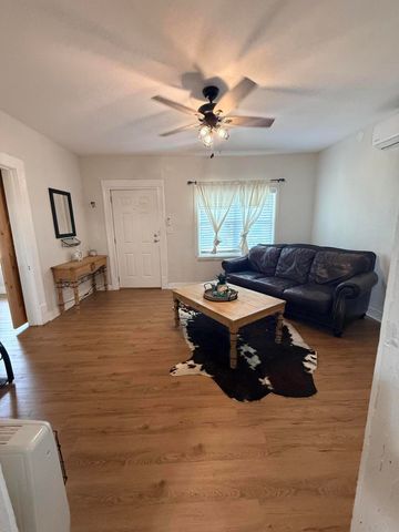420 E 10th Street, San Angelo, TX 76903