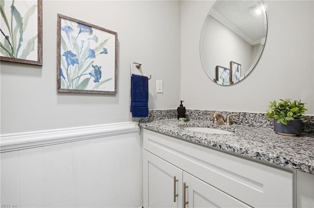 9 Rhodelia LN, Poquoson, VA 23662