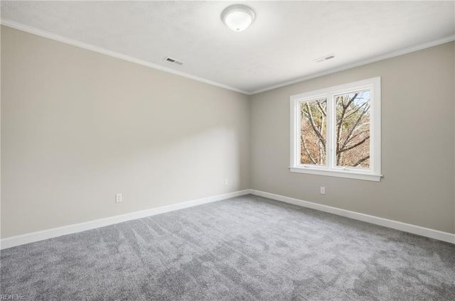 9 Rhodelia LN, Poquoson, VA 23662