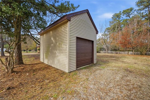 9 Rhodelia LN, Poquoson, VA 23662