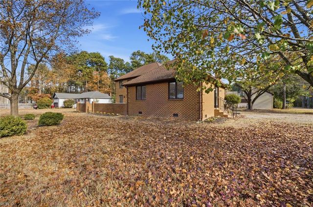 9 Rhodelia LN, Poquoson, VA 23662