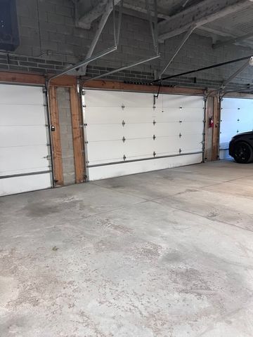 1208 E 64th Street 2A, Chicago, IL 60637