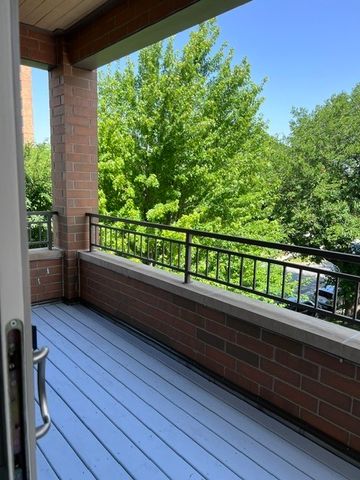 1208 E 64th Street 2A, Chicago, IL 60637