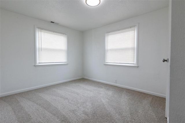 4420 N Jackson Avenue, Kansas City, MO 64117