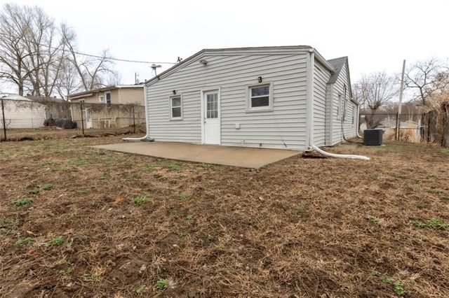 4420 N Jackson Avenue, Kansas City, MO 64117