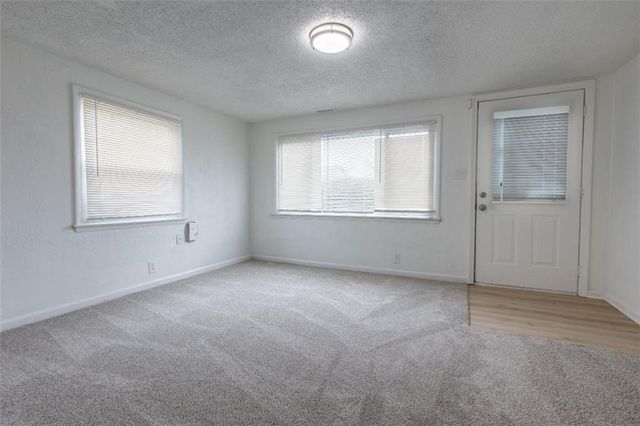 4420 N Jackson Avenue, Kansas City, MO 64117