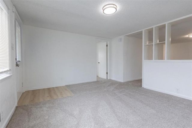 4420 N Jackson Avenue, Kansas City, MO 64117