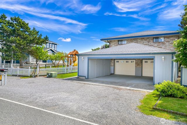 3962 Saltspring Drive, Ferndale, WA 98248