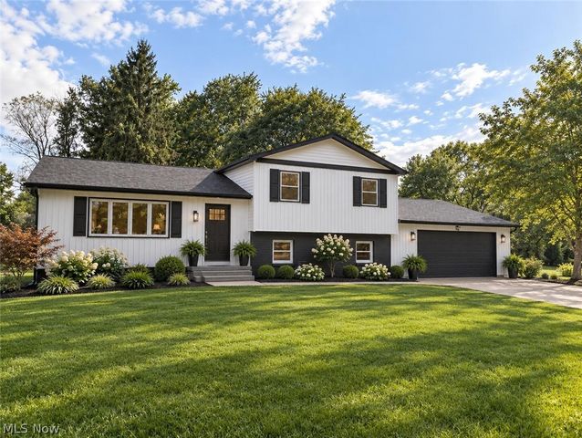 3246 E Waterloo Road, Akron, OH 44312
