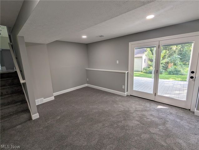 3246 E Waterloo Road, Akron, OH 44312