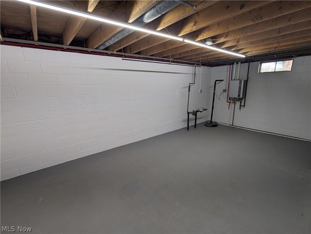 3246 E Waterloo Road, Akron, OH 44312