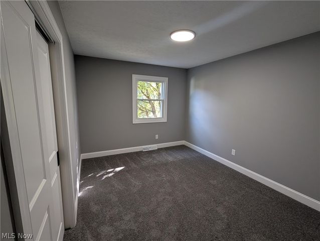 3246 E Waterloo Road, Akron, OH 44312