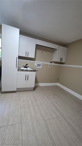 3246 E Waterloo Road, Akron, OH 44312