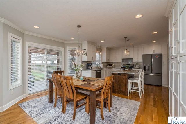 2119 Burnett Lane, North Mankato, MN 56003