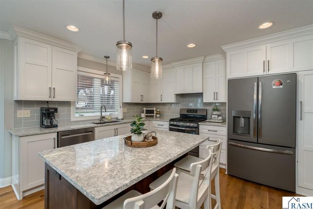 2119 Burnett Lane, North Mankato, MN 56003
