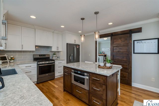 2119 Burnett Lane, North Mankato, MN 56003