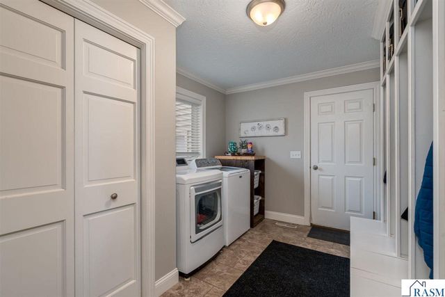 2119 Burnett Lane, North Mankato, MN 56003