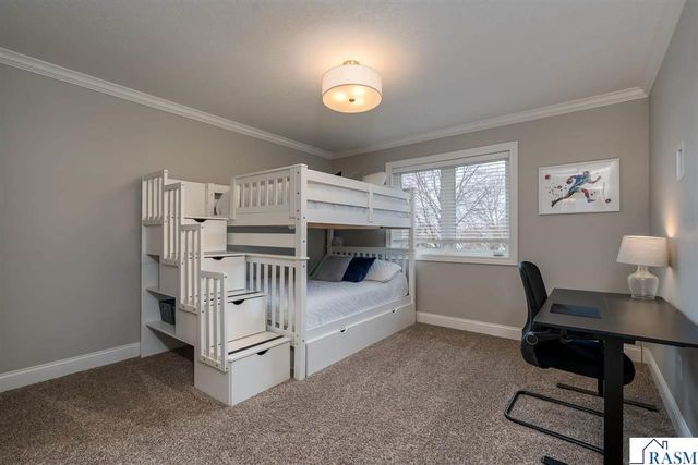 2119 Burnett Lane, North Mankato, MN 56003